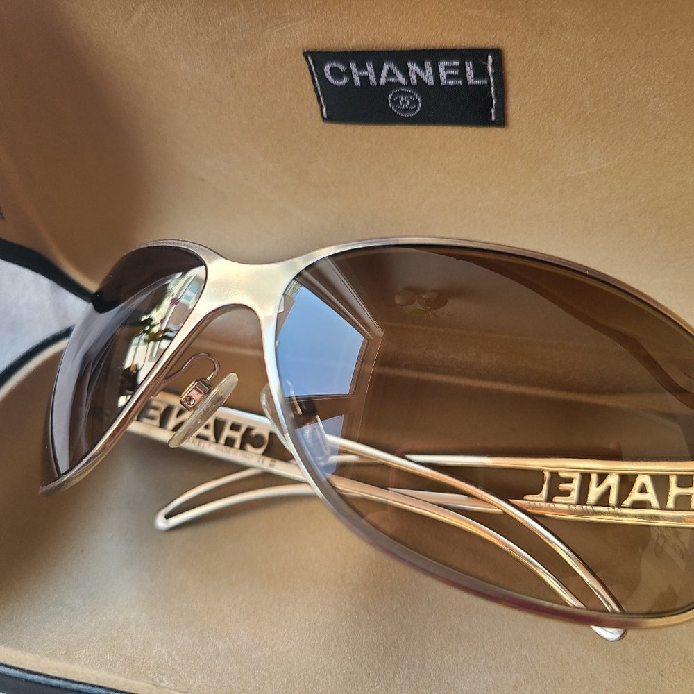 100% authentic CHANEL Sunglasses